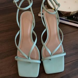 Mint Aldo Heels Size 8.5